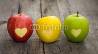 Apples_with_engraved_hearts.jpg