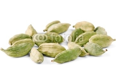 Cardamom_isolated_on_white.jpg