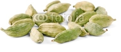 Cardamom_isolated_on_white.jpg