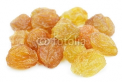 Yellow_raisin_isolated_on_white.jpg